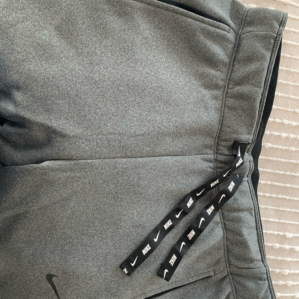 Nike sweatpants - Picture 2 of 3